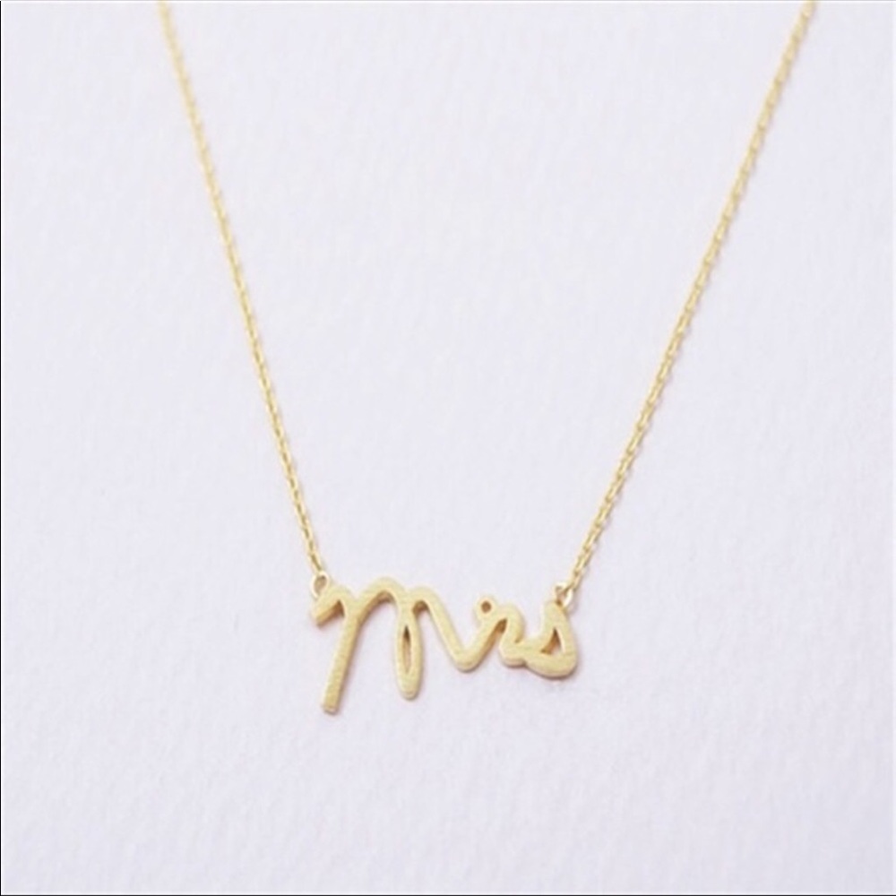 SOLD OUT 🙌🏽Mrs necklace (gold colored) - Picture 1 of 3
